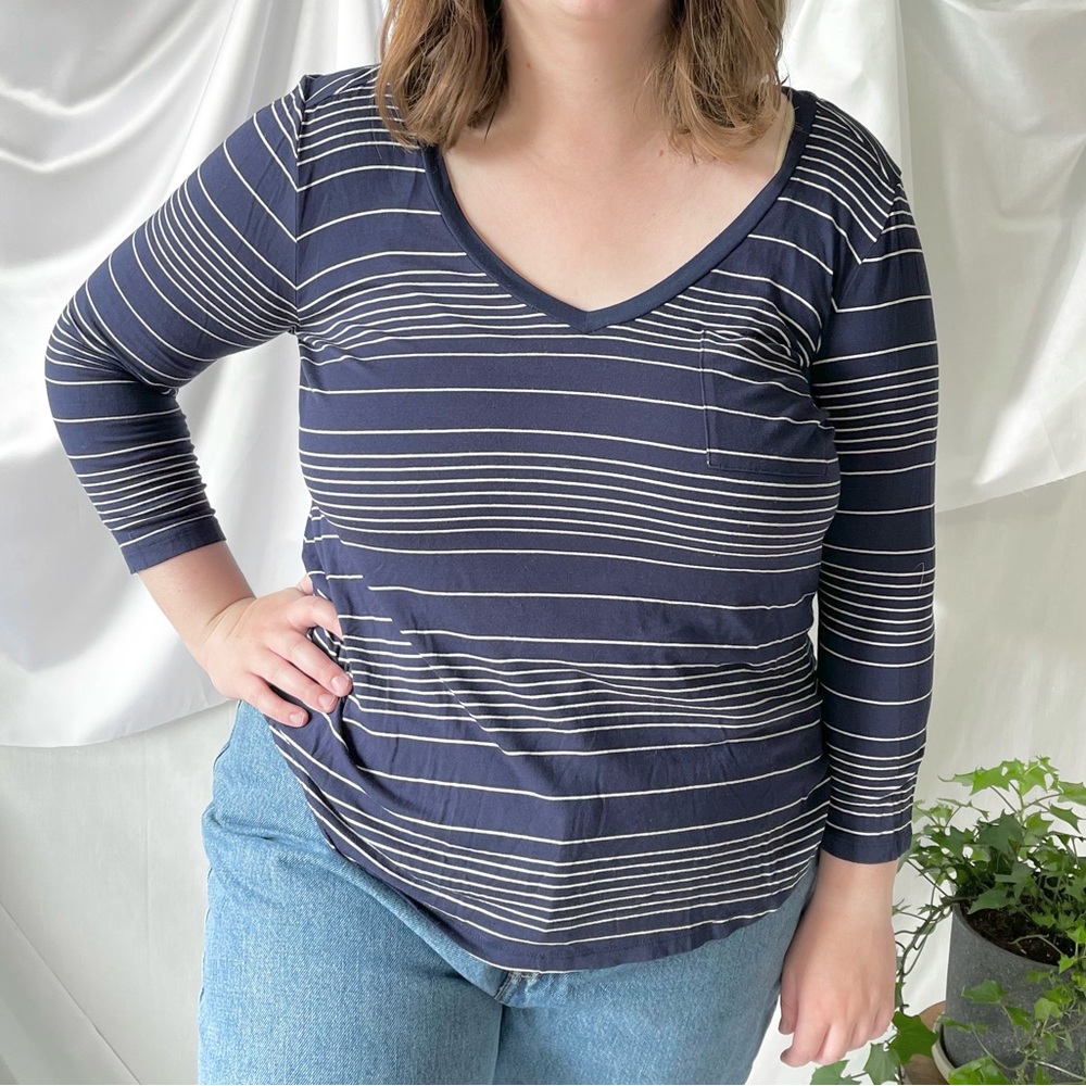 Navy and White Horizontal Striped Long Sleeve V Neck Tshirt - Medium